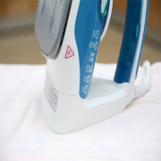 Bàn ủi hơi nước Electrolux ESI-525