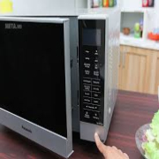 Lò vi sóng Panasonic NN-GF574MYUE