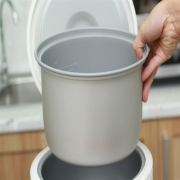 Nồi cơm nắp gài Sharp 1.8 lít KS-N182ETV