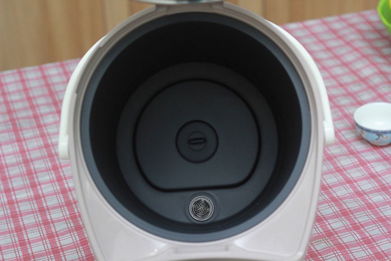 B&igrave;nh thủy điện Panasonic NC-EG3000CSY 3 lít